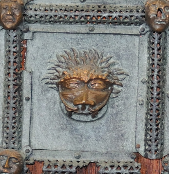 formelle portale di  san zeno mascherone_2